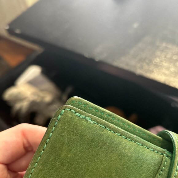 L.A.M.B. by Gwen Stefani Green Leather Wallet - Picture 2 of 7